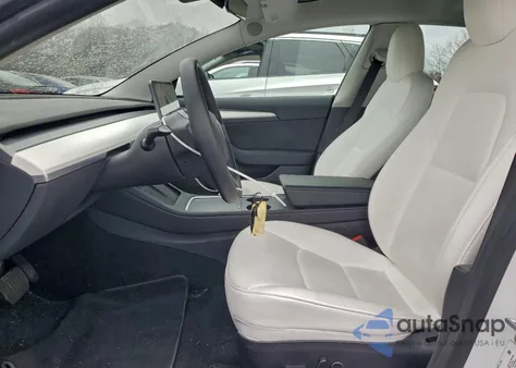 2022 Tesla Model 3 из США, поврежденный, VIN 5YJ3E1EB2NF275330